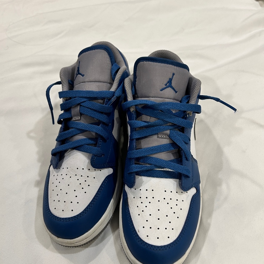 Barely worn paid 110.00 asking 40